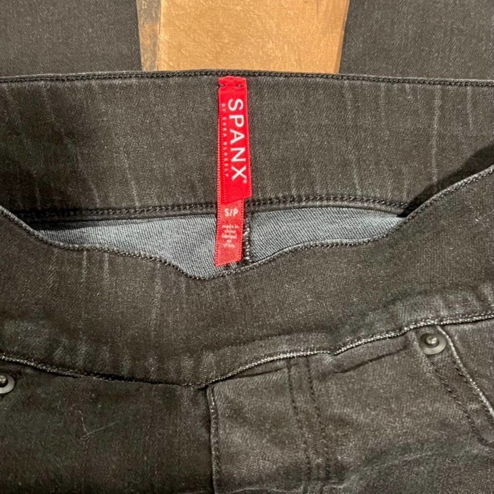 Spanx Vintage Distressed Ankle Skinny Jeans - Picture 6 of 6